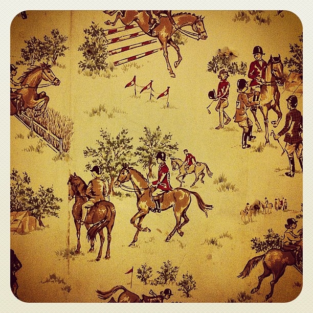 Bedroom Wallpaper From The Early S A Fox Hunting Scene
