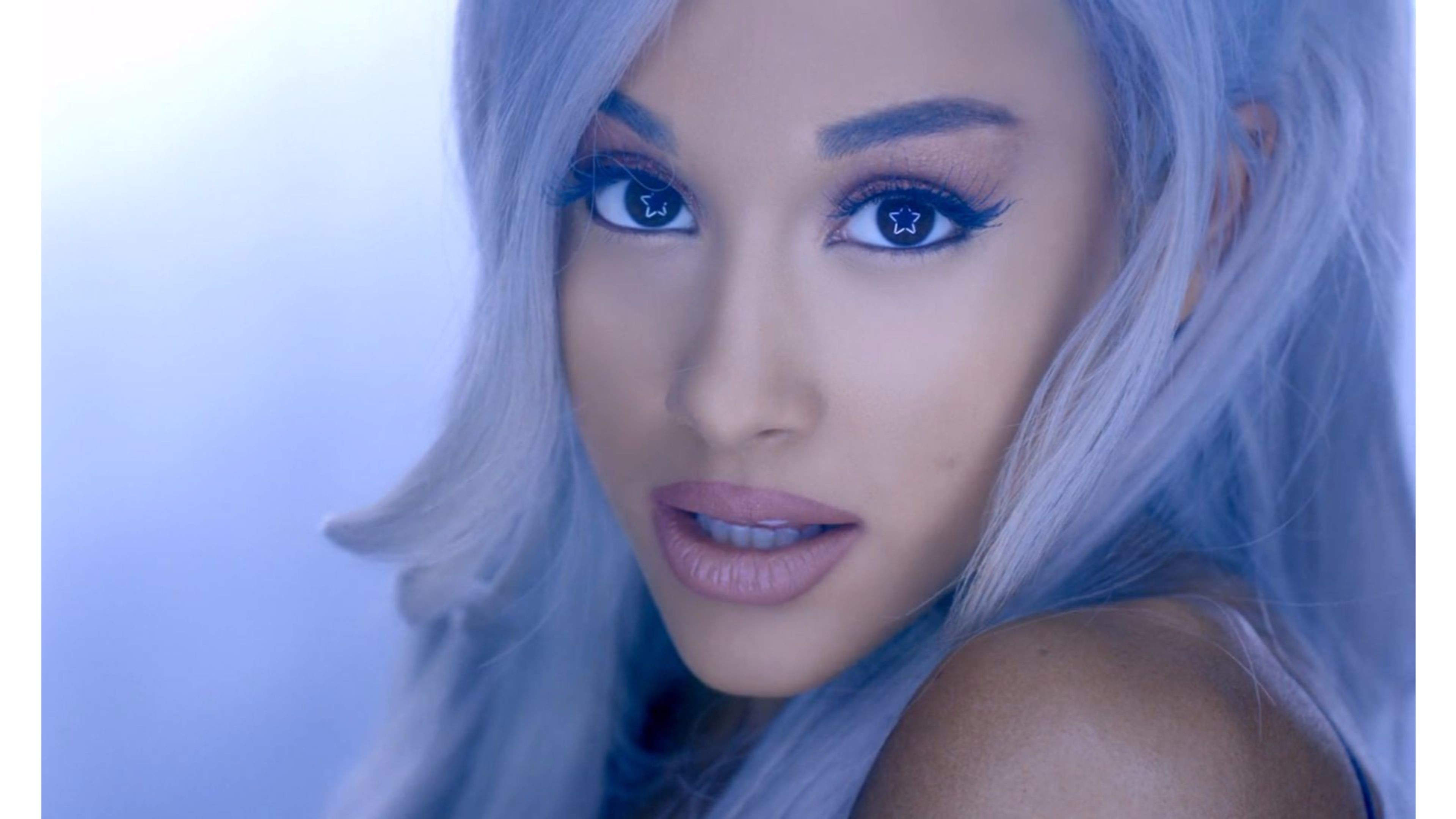 Ariana Grande Wallpaper