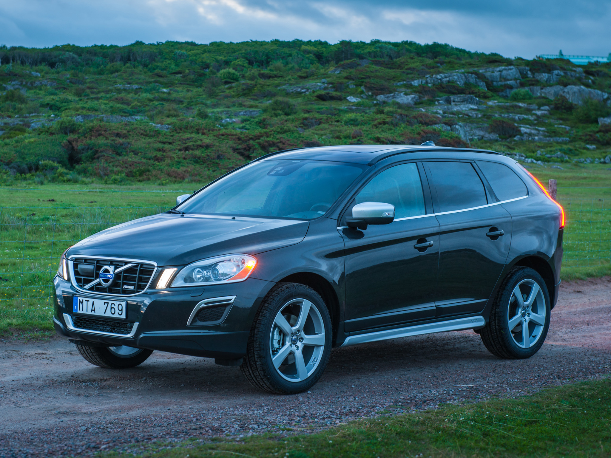 Free download Home Volvo Volvo XC60 2014 [1600x1200] for your Desktop ...