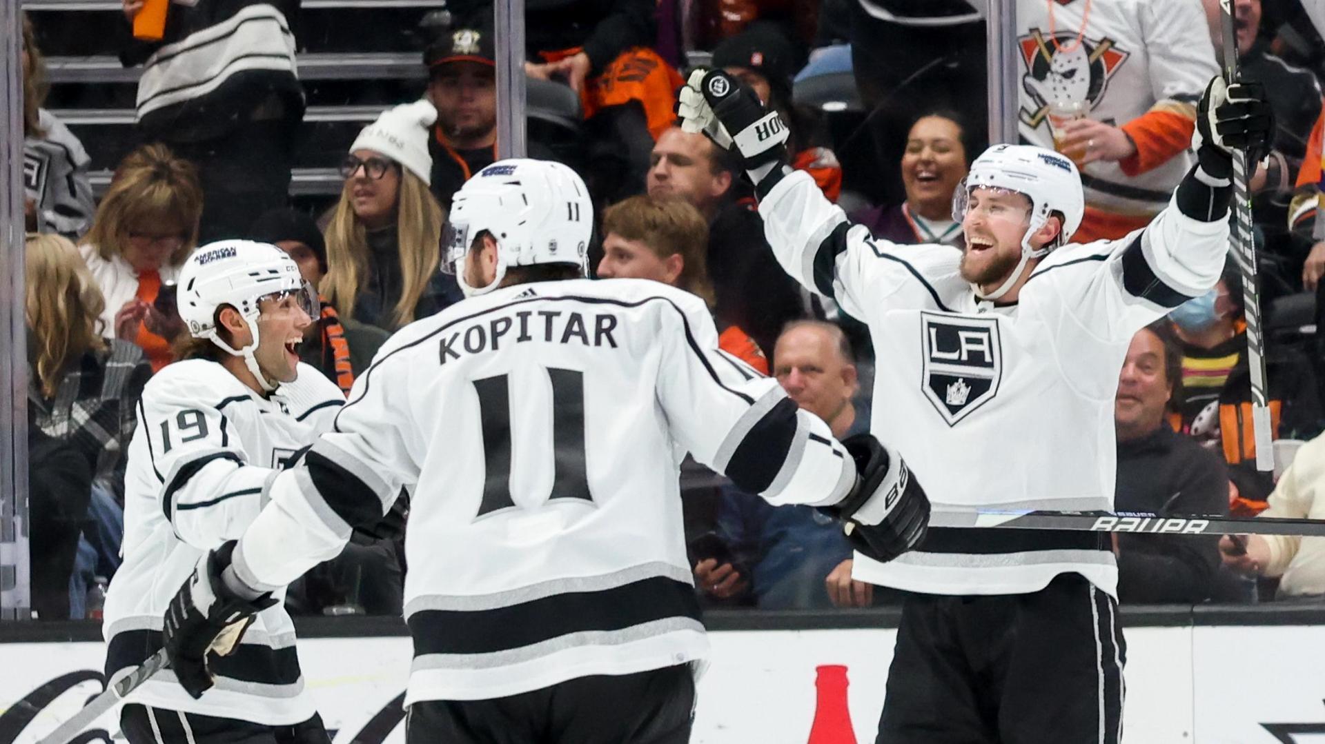 Kempe S Hat Trick Sends 3rd Place Kings Past Nhl Worst Ducks