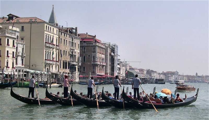 Gondola Venice Canal Wallpaper
