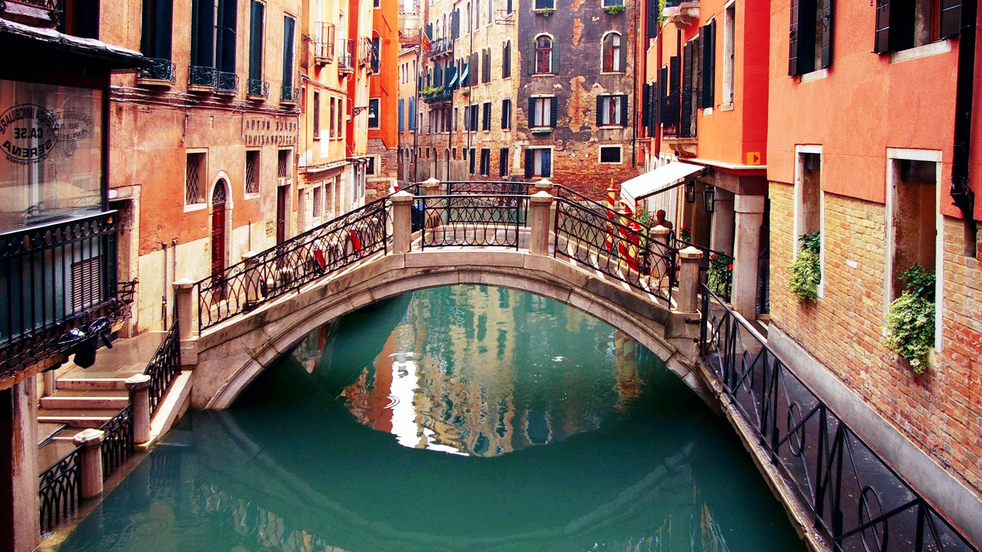 Venice Where The Streets Are Paved With Water Traveleze Travel