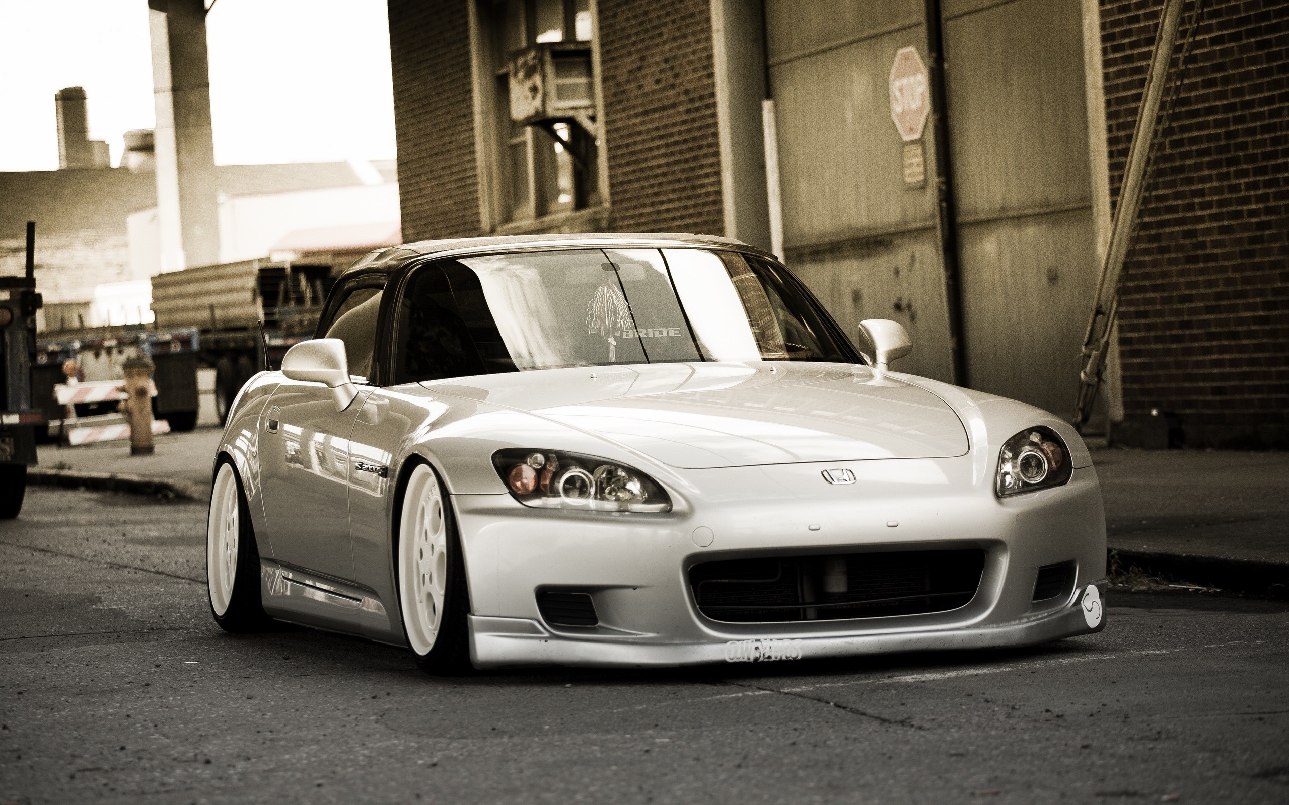 S2000 Wallpaper Greyscale iPhone