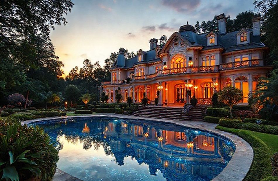Luxury Mansion Wallpaper