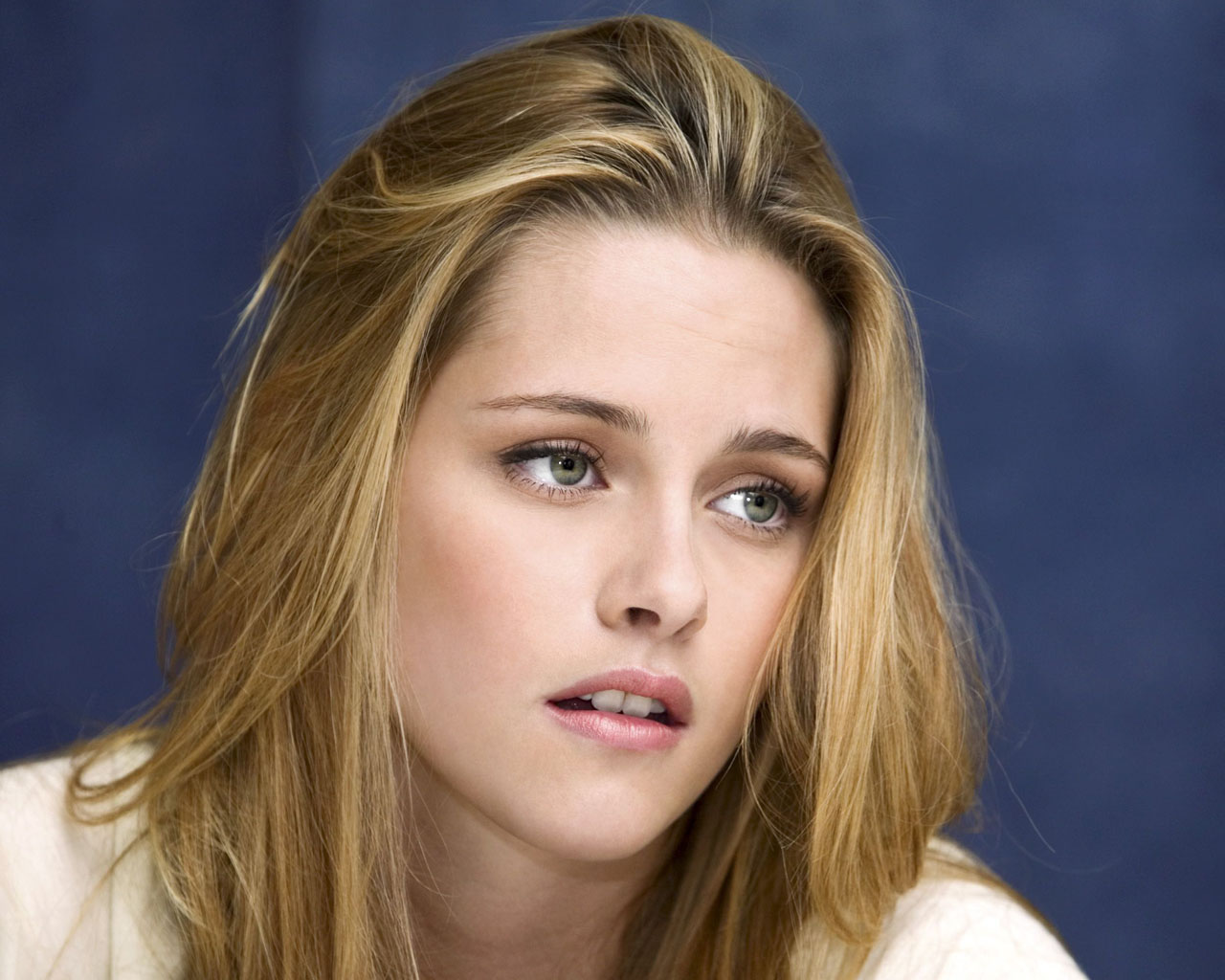 Actress Kristen Stewart All New HD Wallpaper Fever