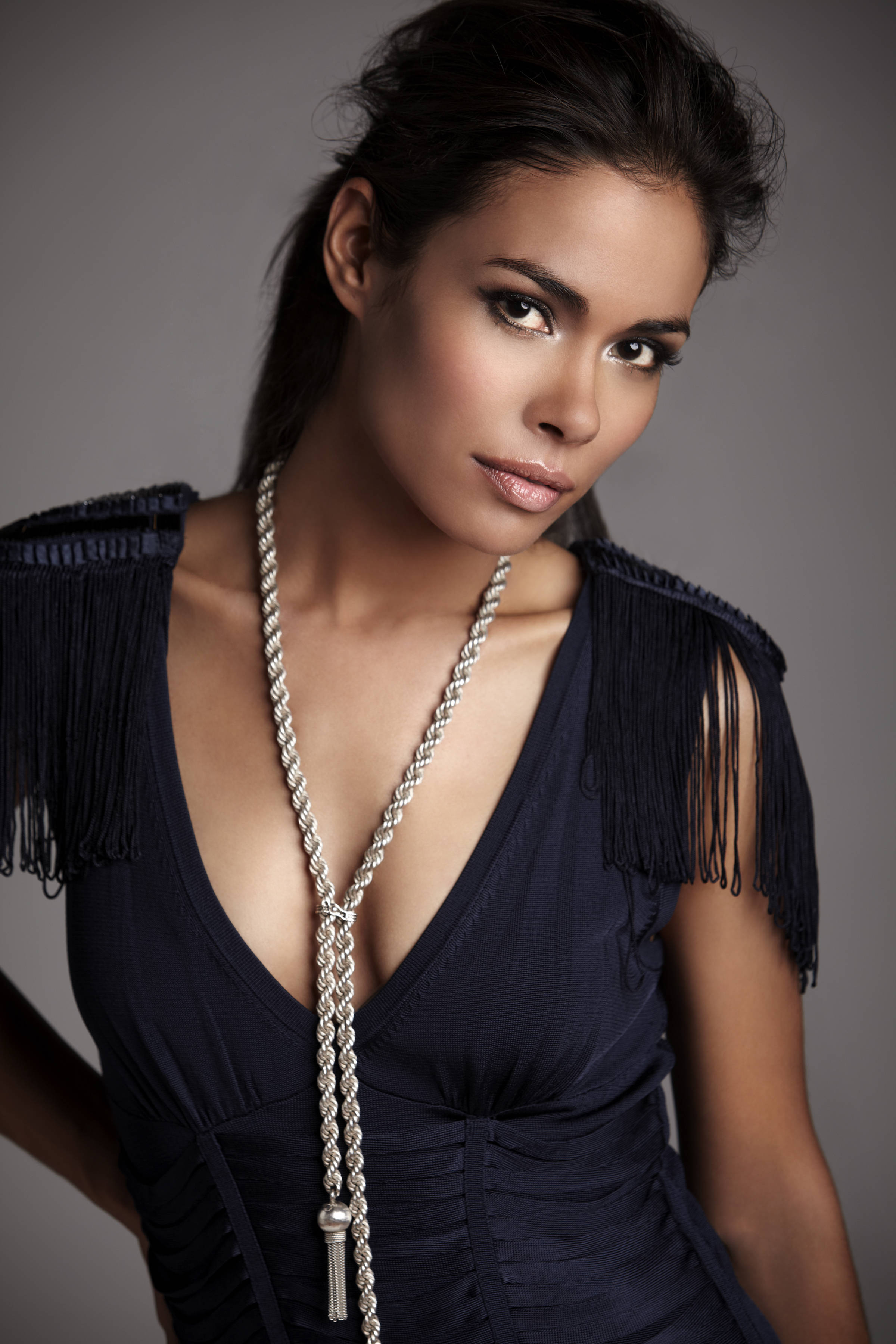Daniella Alonso Joins Las Reinas As Lead Hollywood News Source