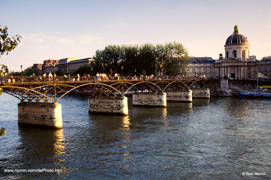 The Pont Des Arts With Institute De France In Background
