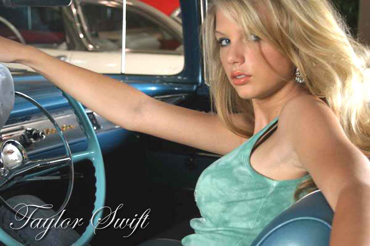 Taylor Swift In Blue Top White