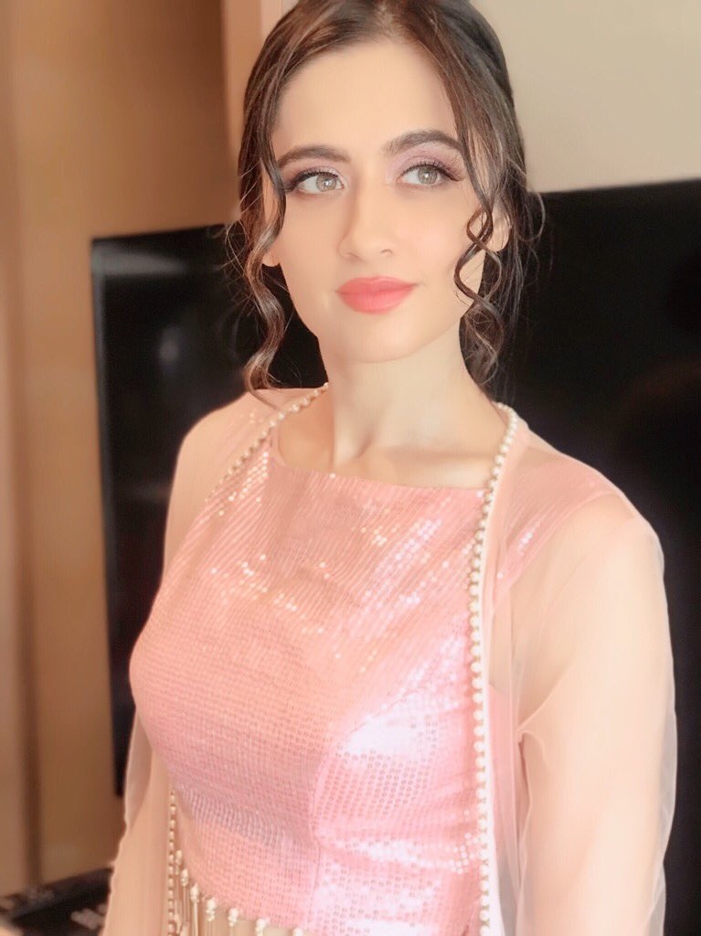 Sanjeeda Sheikh Hot In Bikini Pictures New HD Images 767x1024