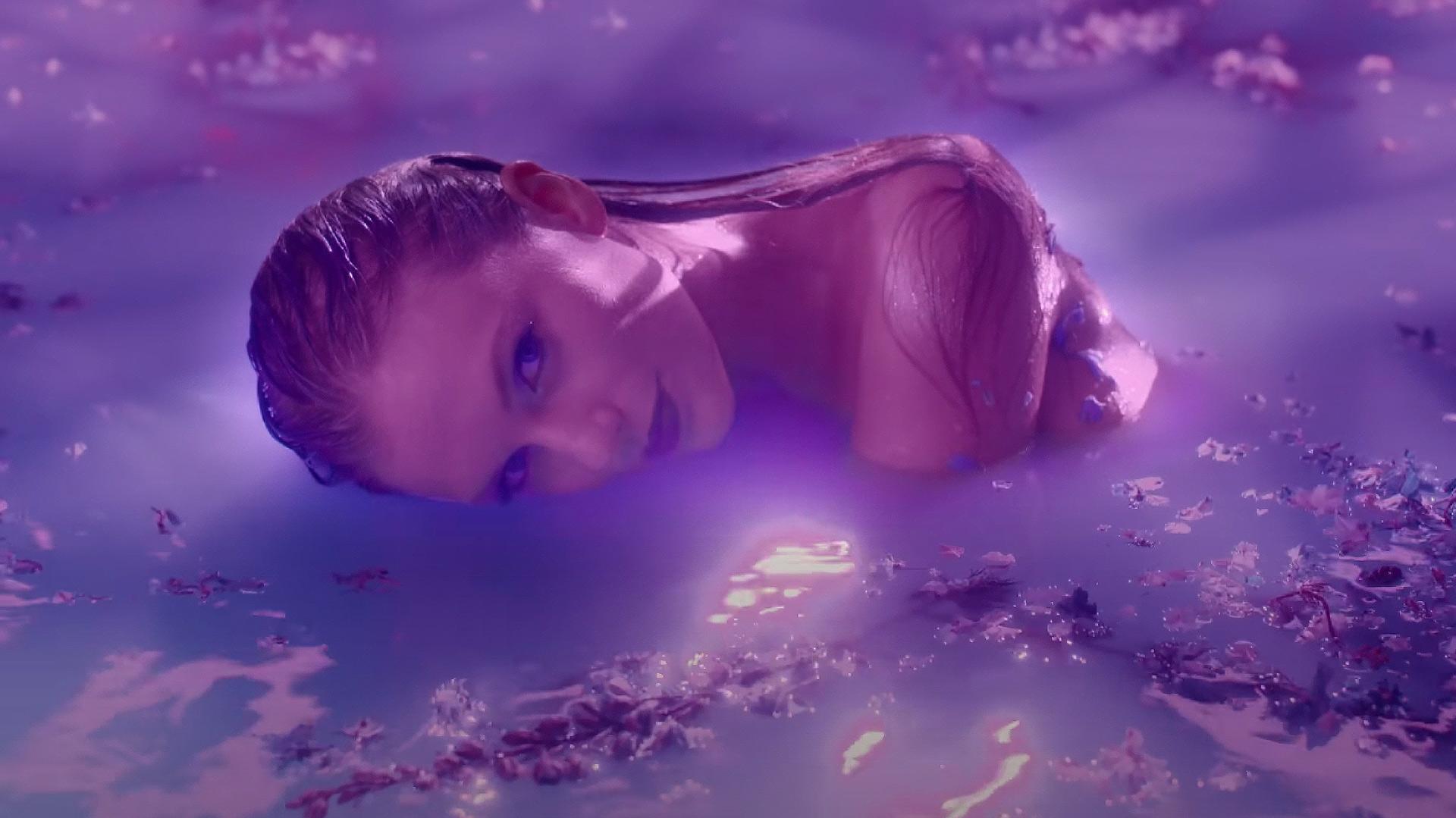 Taylor Swift Drops The Lavender Haze Music Video Siriusxm