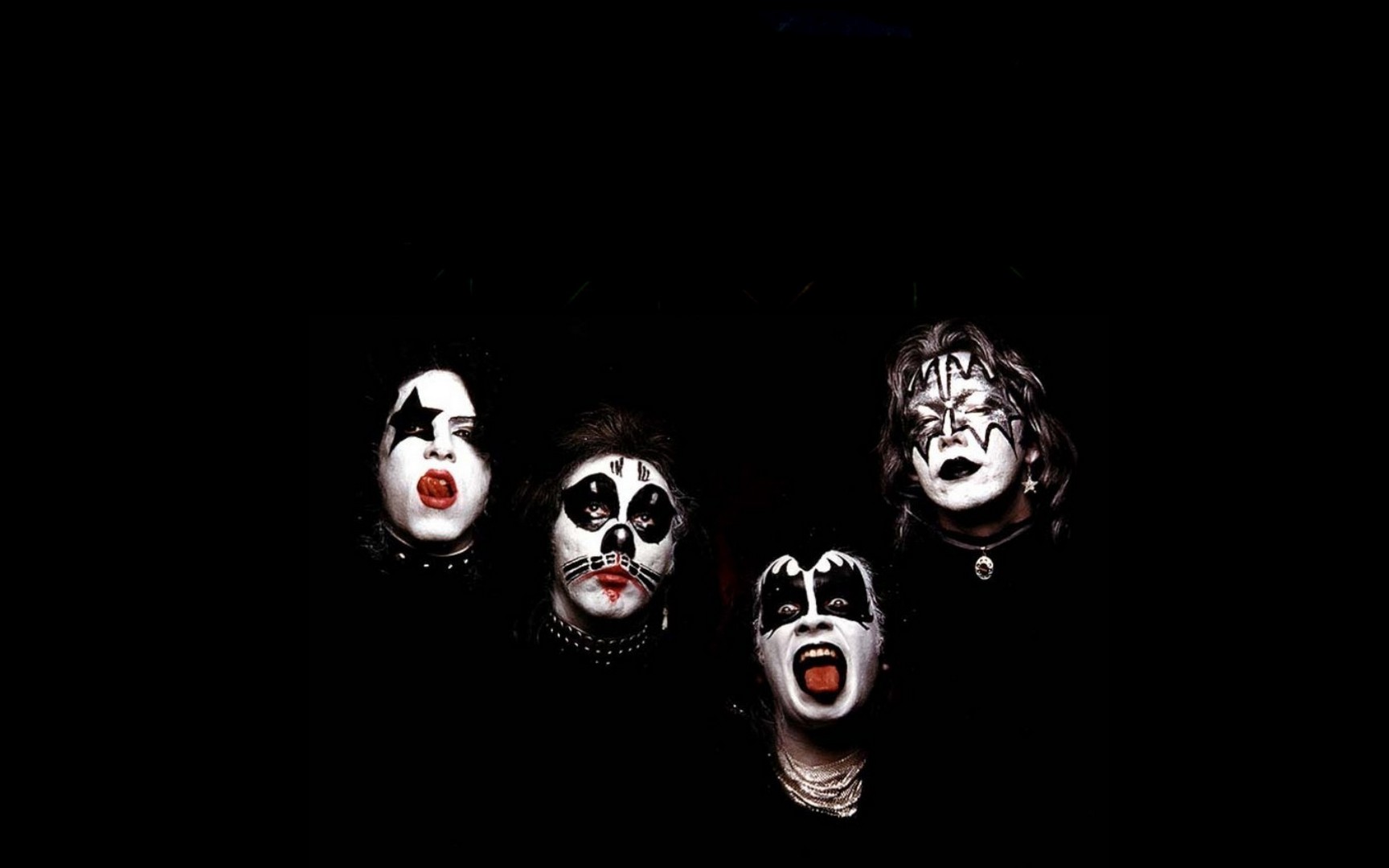 Kiss Wallpaper