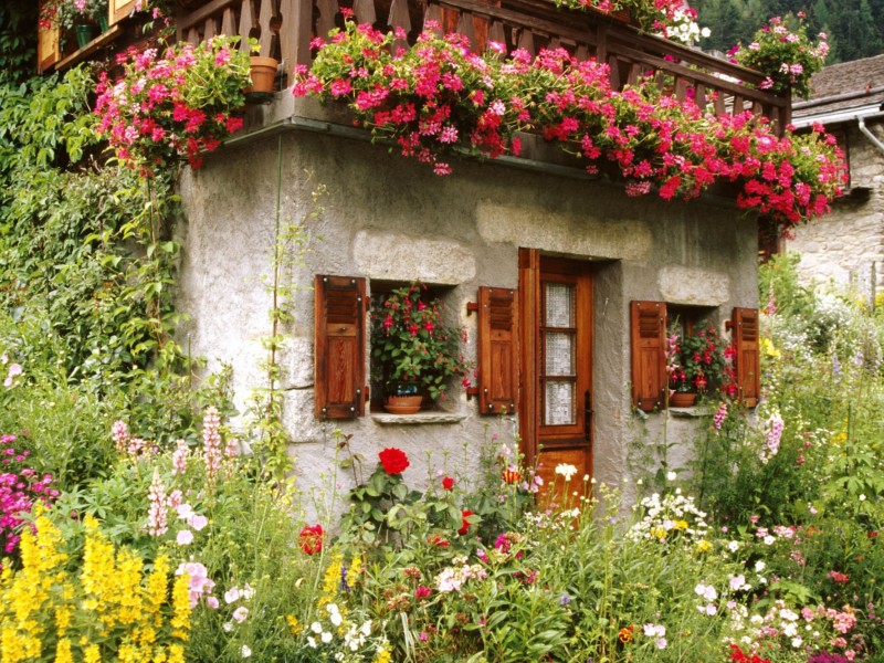 Lovely English Cottage Garden Wallpaper S