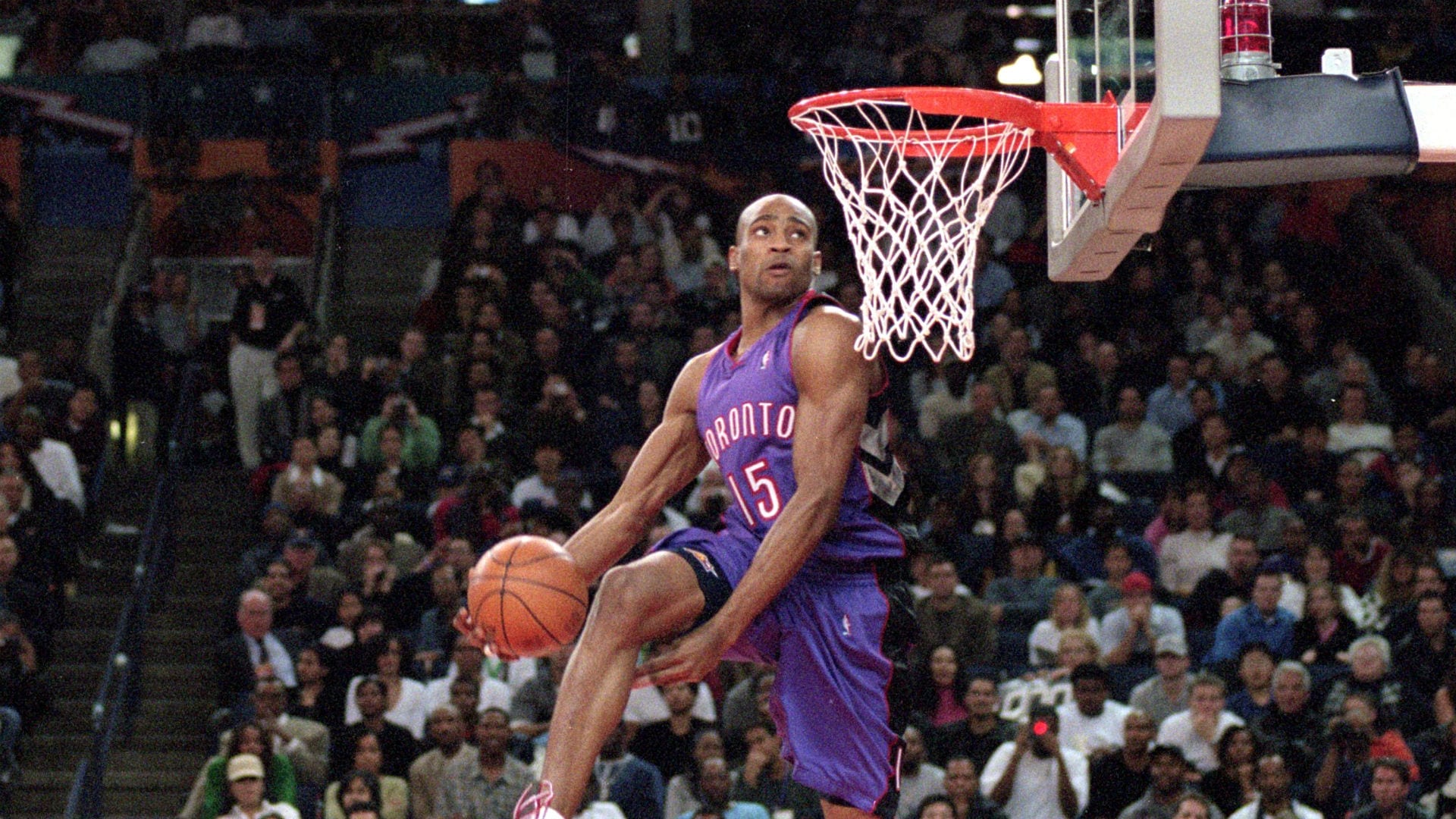 Vince Carter Explains Why He Doesn T Want Gimmicks In Dunk Contest