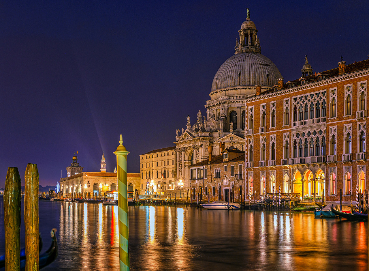 Photo Venice Italy Canal Marinas Night Time Cities Houses