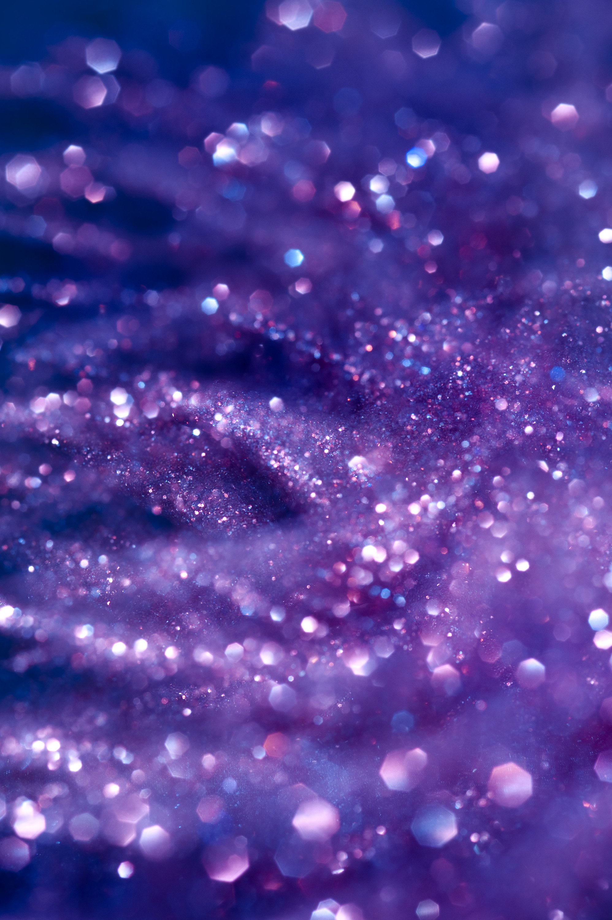 purple background of defuse glitter and specular highlights 1996x3000