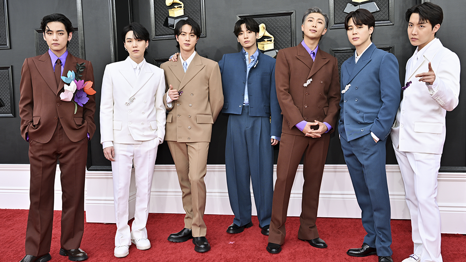 BTS Grammys 2022 Photos Outfits V Jungkook Jimin RM Suga J