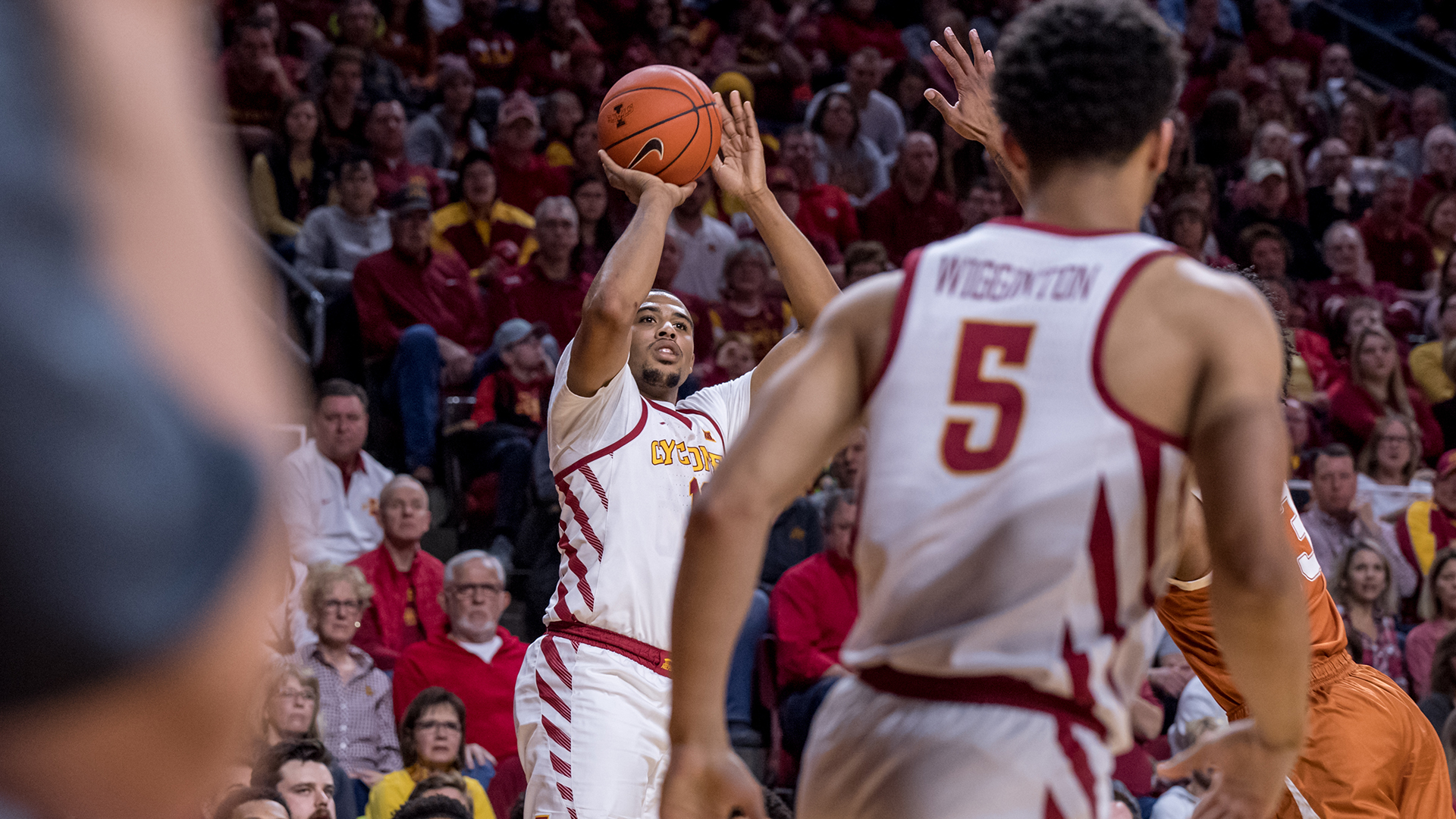 Cyclones Win A Thriller Over Texas Iowa State University