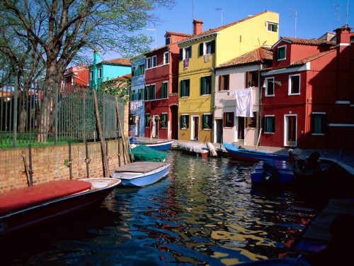 Colorful Canal Burano Italy Screensaver Screensavers