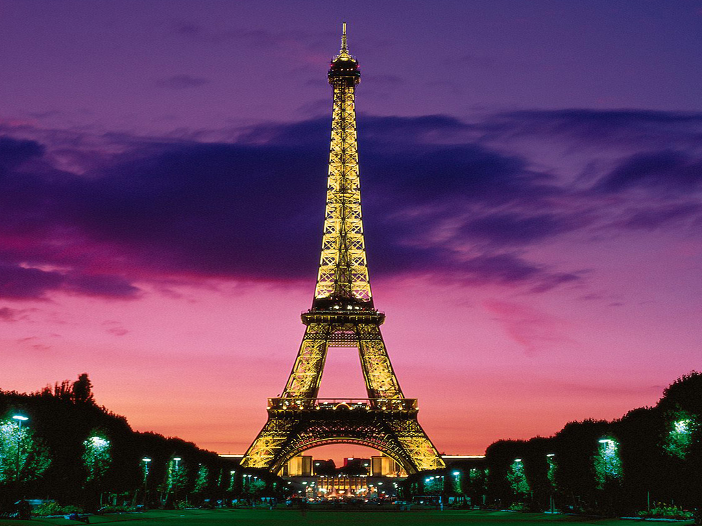 Eiffel Tower Wallpaper HD Background