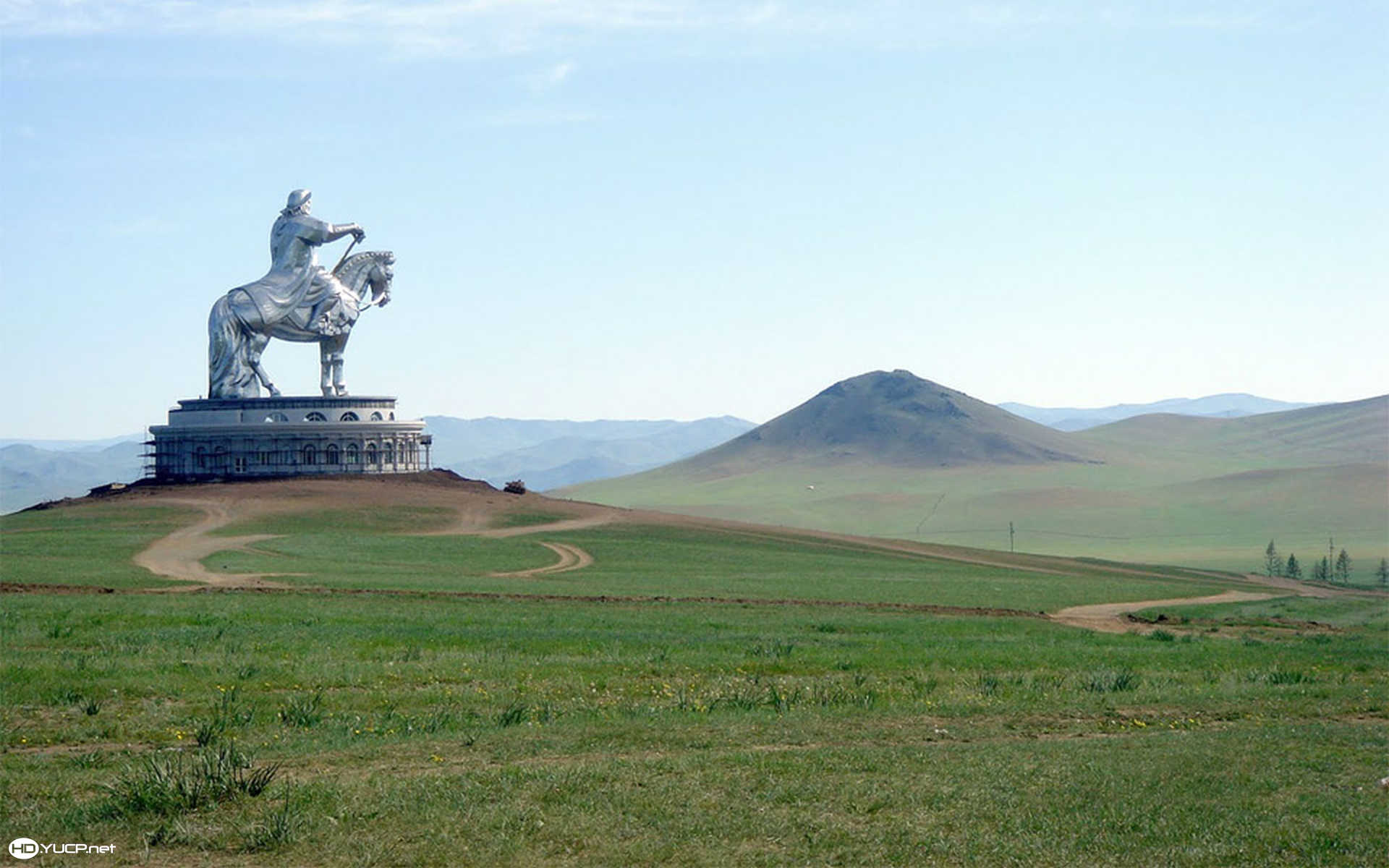 Giant Ghinggis Khaan Statue Mongolia Wallpaper HD