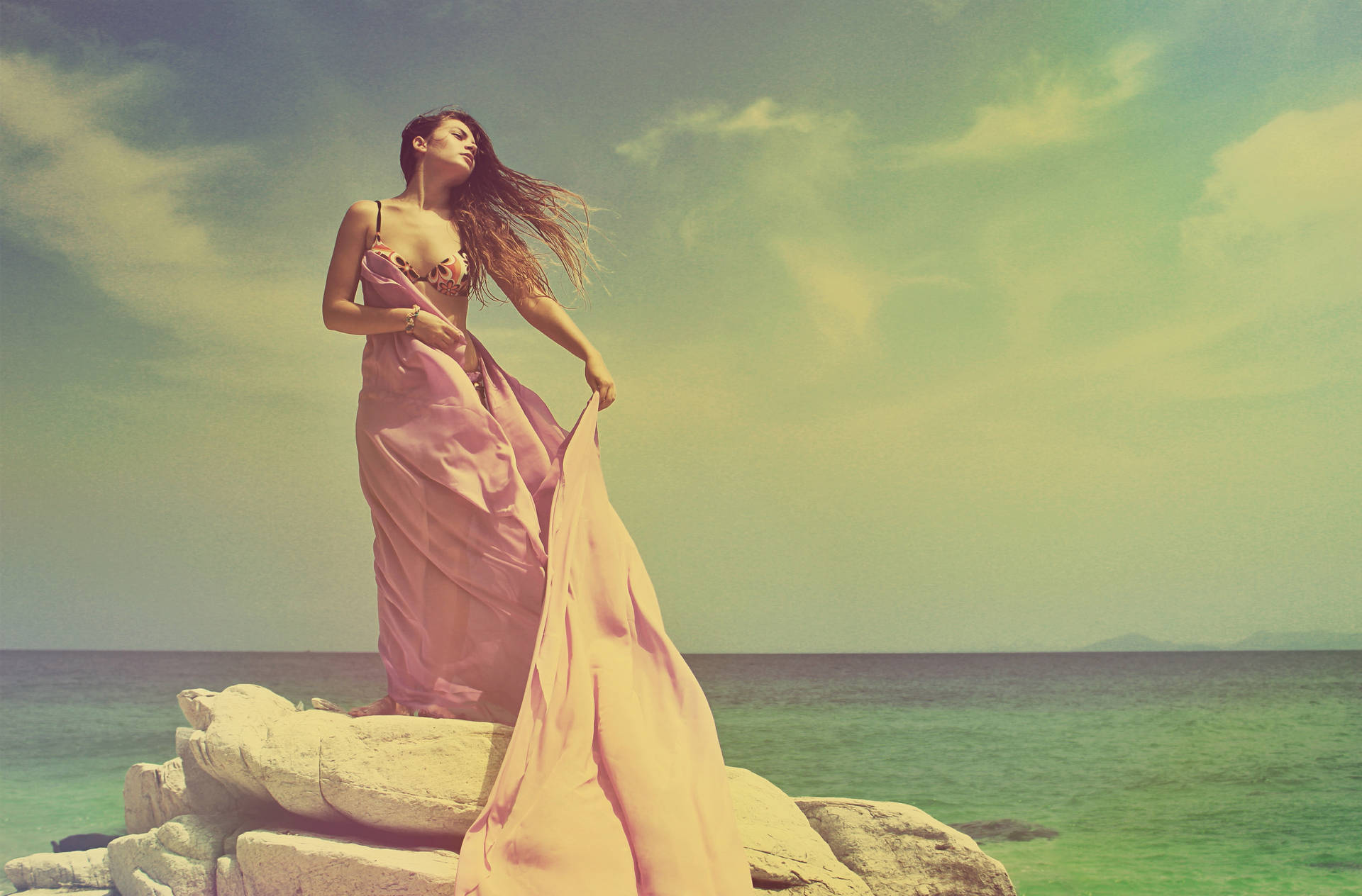 Bikini Girl With Pink Cloth 5b14xgy2wq4tfuss Wallpaper