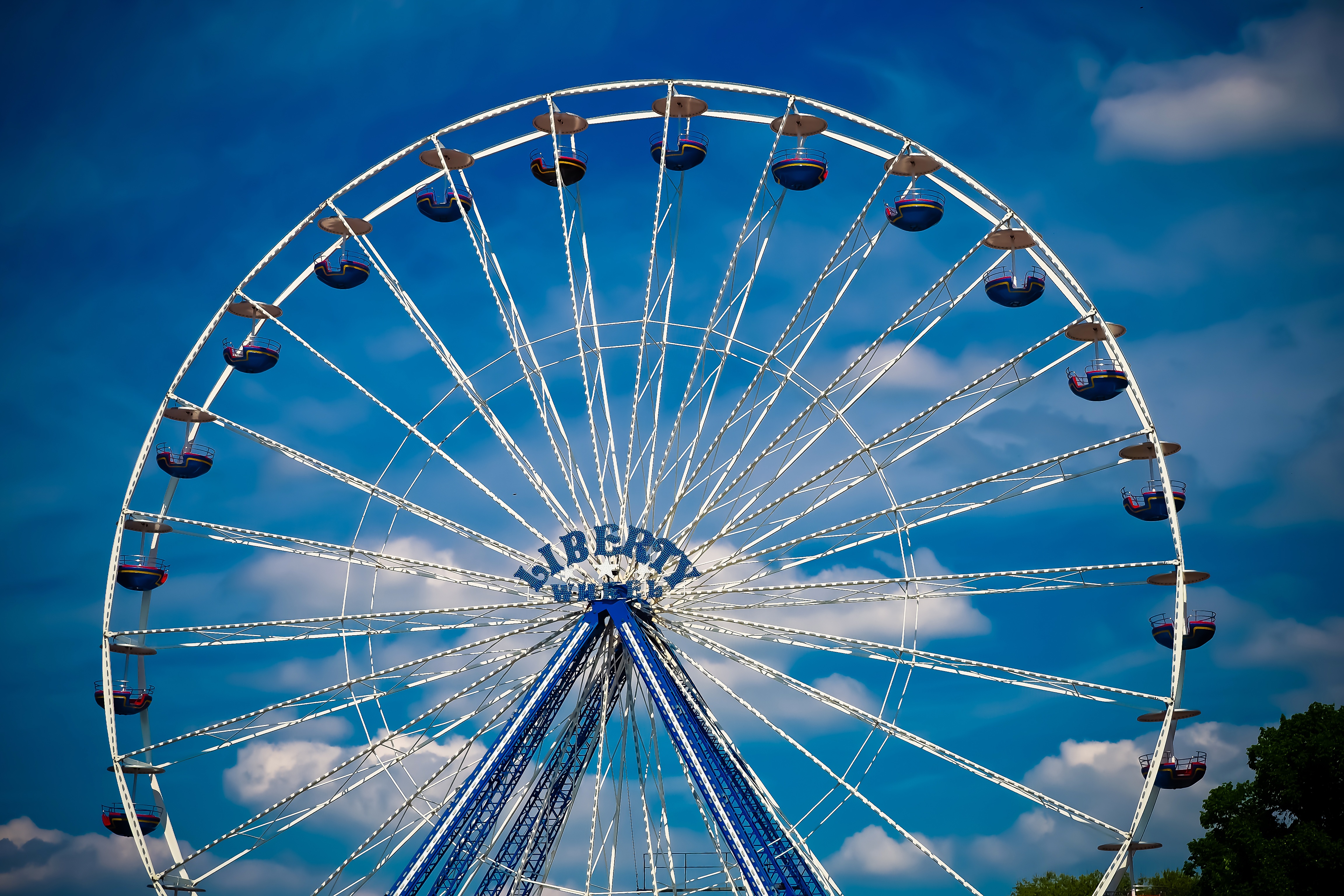 Ferris Wheel Attraction Entertainment Wallpaper