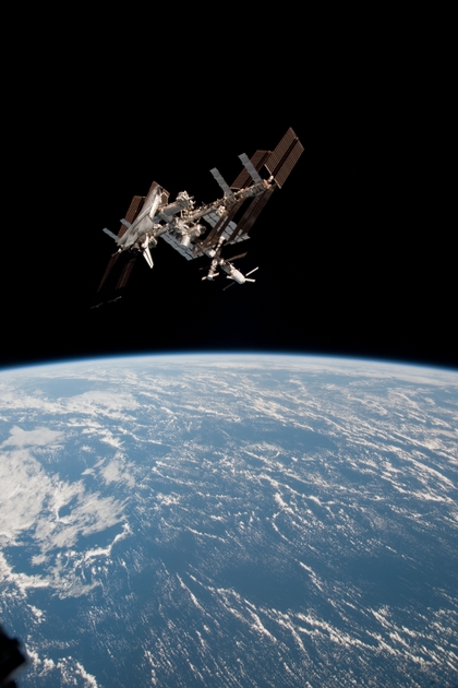Nasa Orbit Space Station Endeavour Earthbound Wallpaper Art