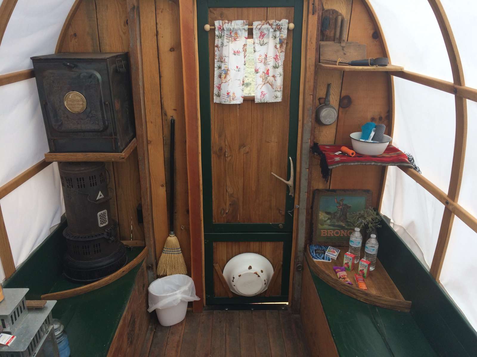 Navajoland Wagon Glamping In Az