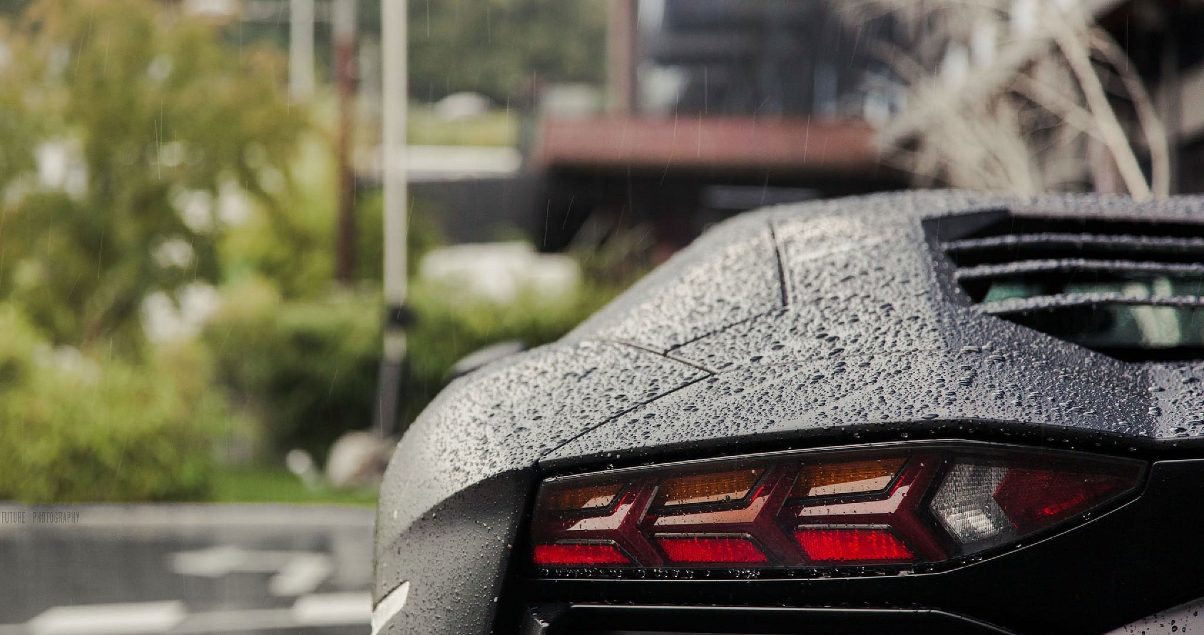 Lamborghini In Rain 4k Ultra HD Wallpaper