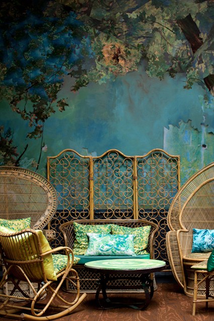 Decorating With Wall Murals And Wallpaper