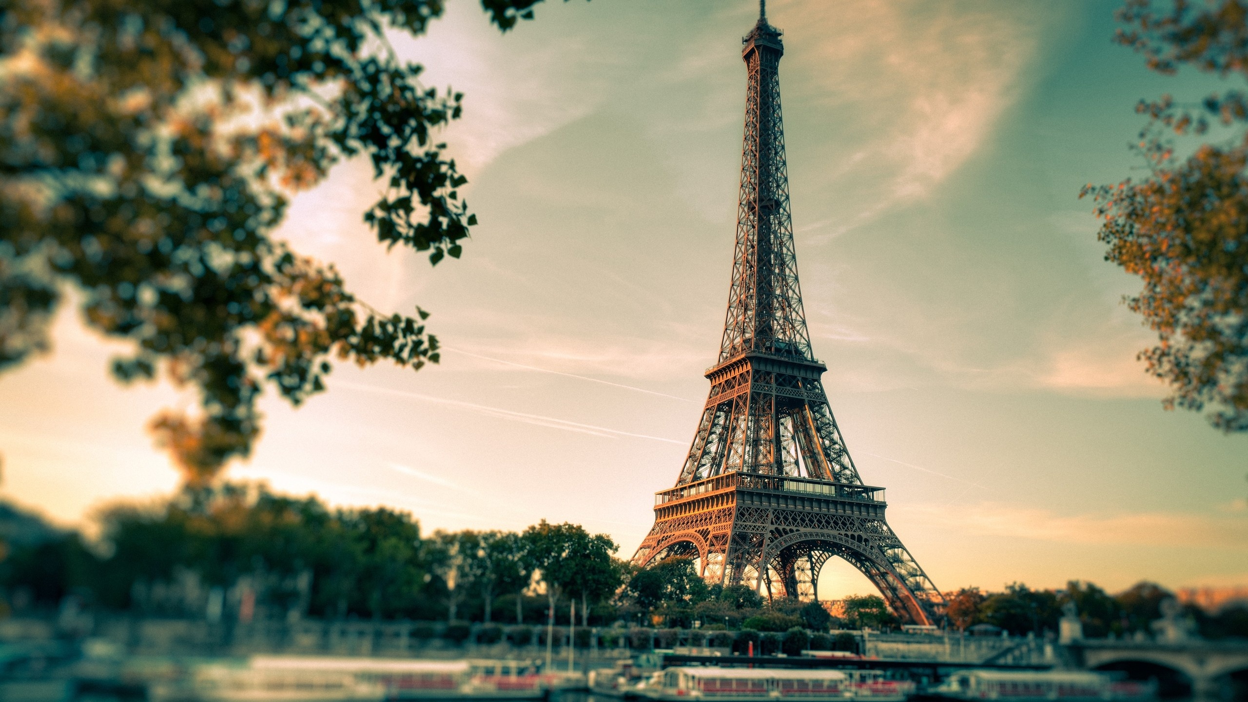 Beautiful Eiffel Tower Paris Wallpaper Background
