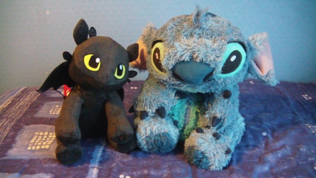 Toothless and Stitch by Chris Dilke on