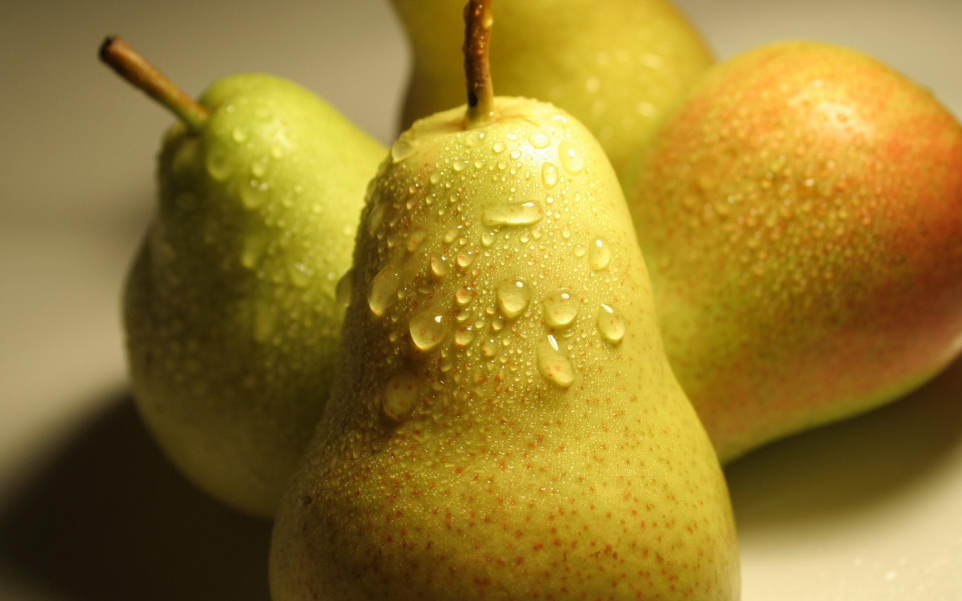 Fresh Pears Wallpaper
