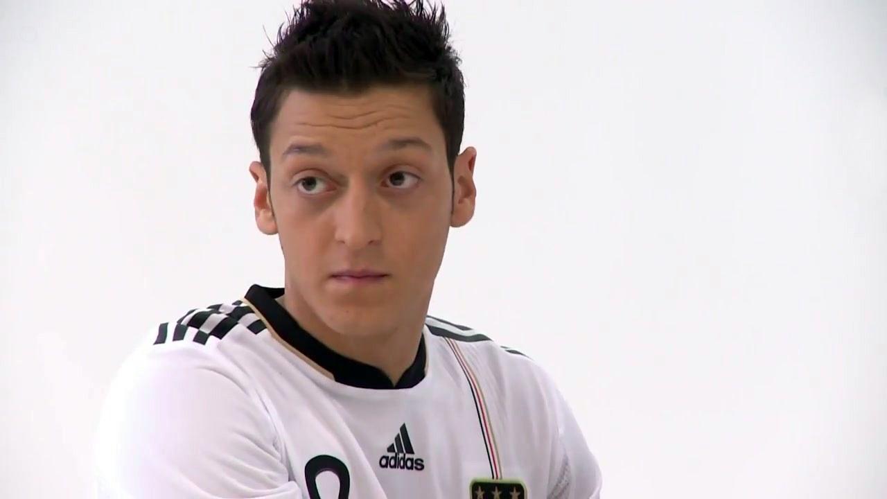 Mesut Ozil Hairstyles To Try Men S Guide