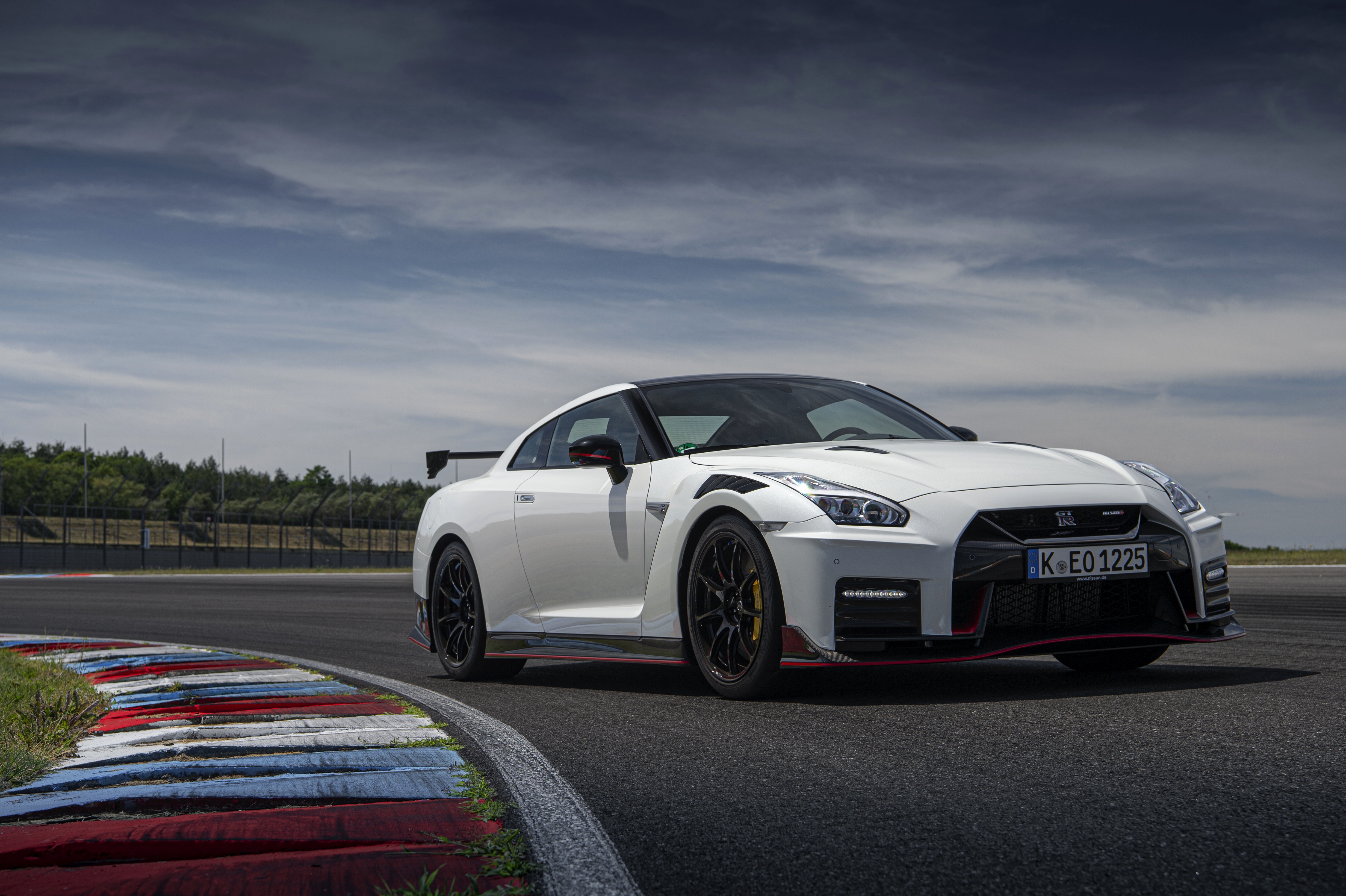 Supercar White Car Nissan Gt Wallpaper