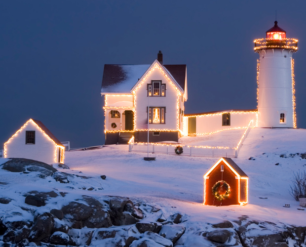 Cape Cod Beach Lighthouse Wallpaper Christmas