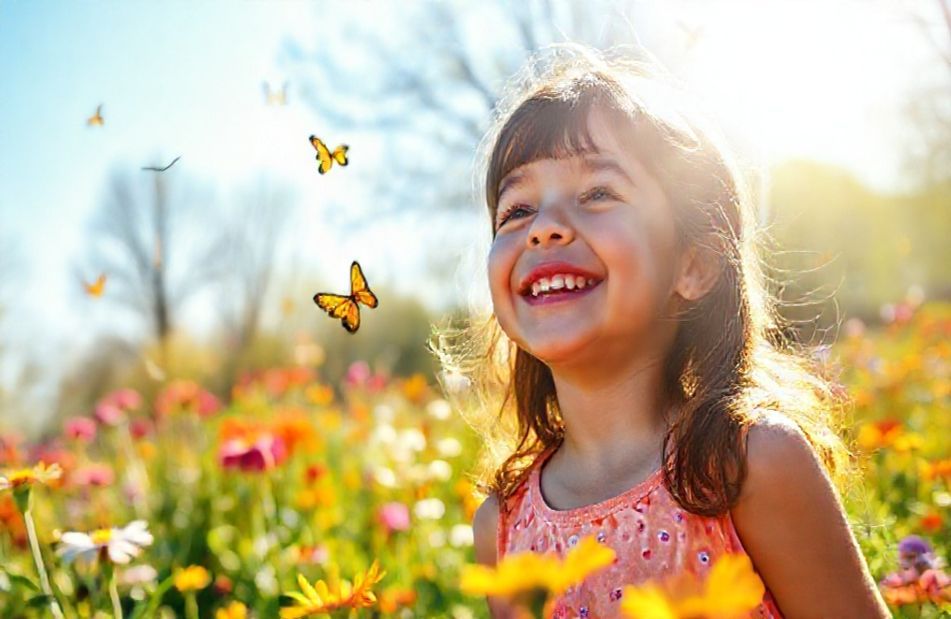 Happy Girl Wallpaper