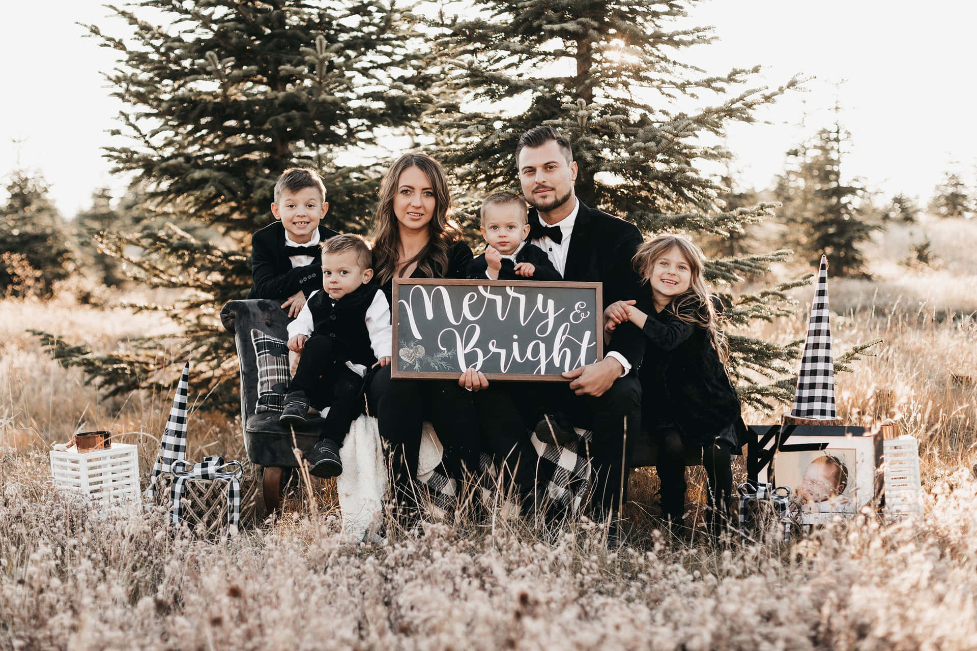 Family Christmas Picture Wallpaper
