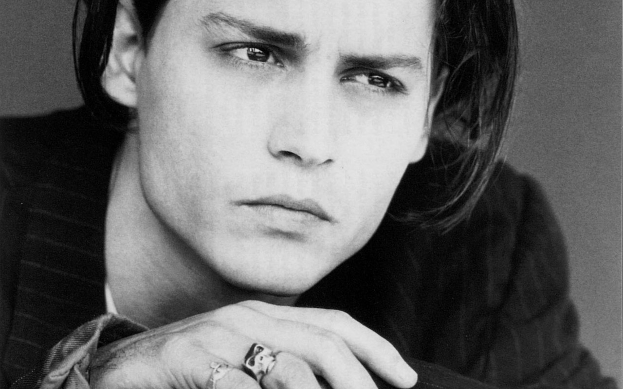 Johnny Depp Was So Taken With Kate Moss That He Once Presented Her a  Diamond Necklace in His Butt
