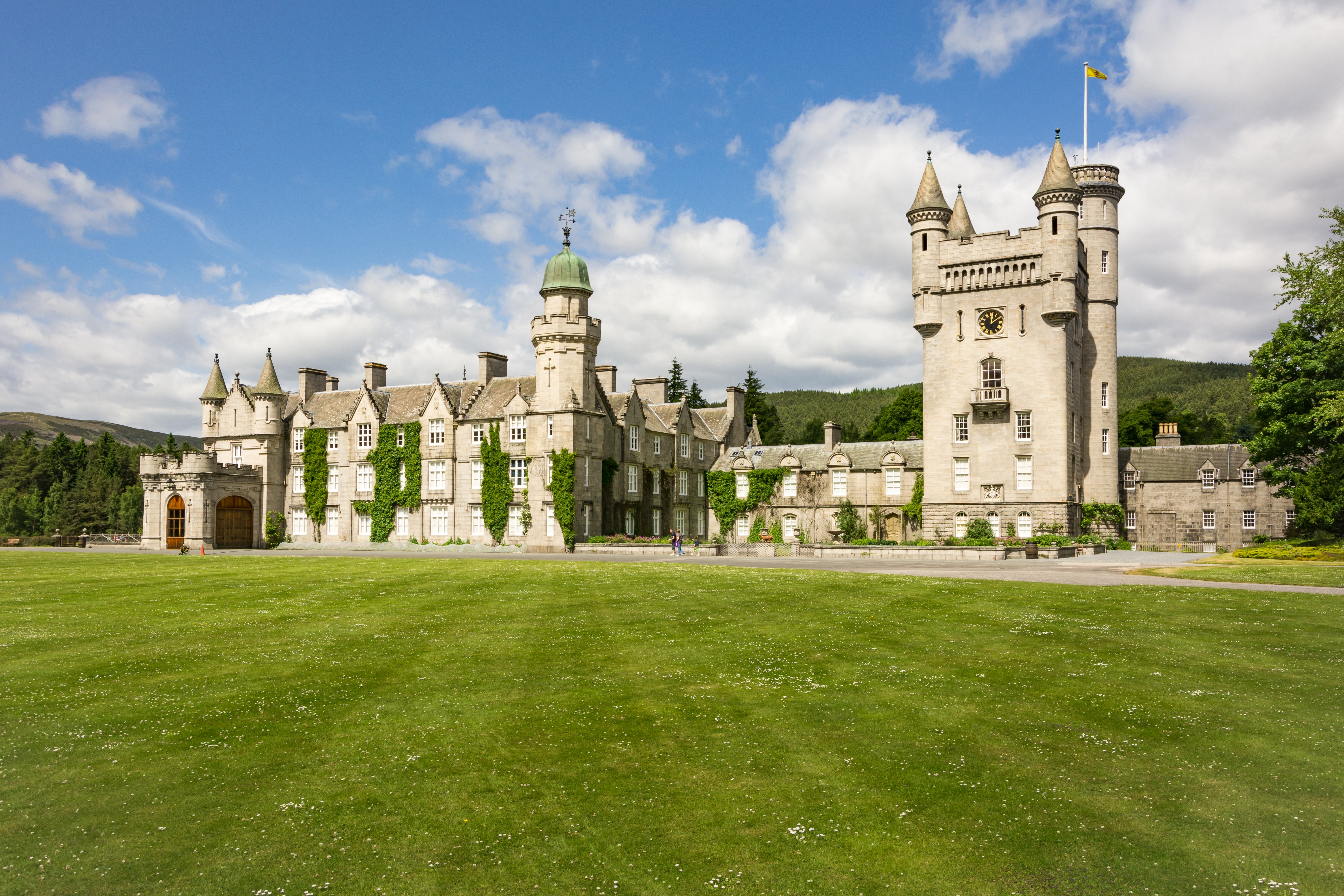 Balmoral Castle Everything You Need to Know About Where the Queen 6000x4000