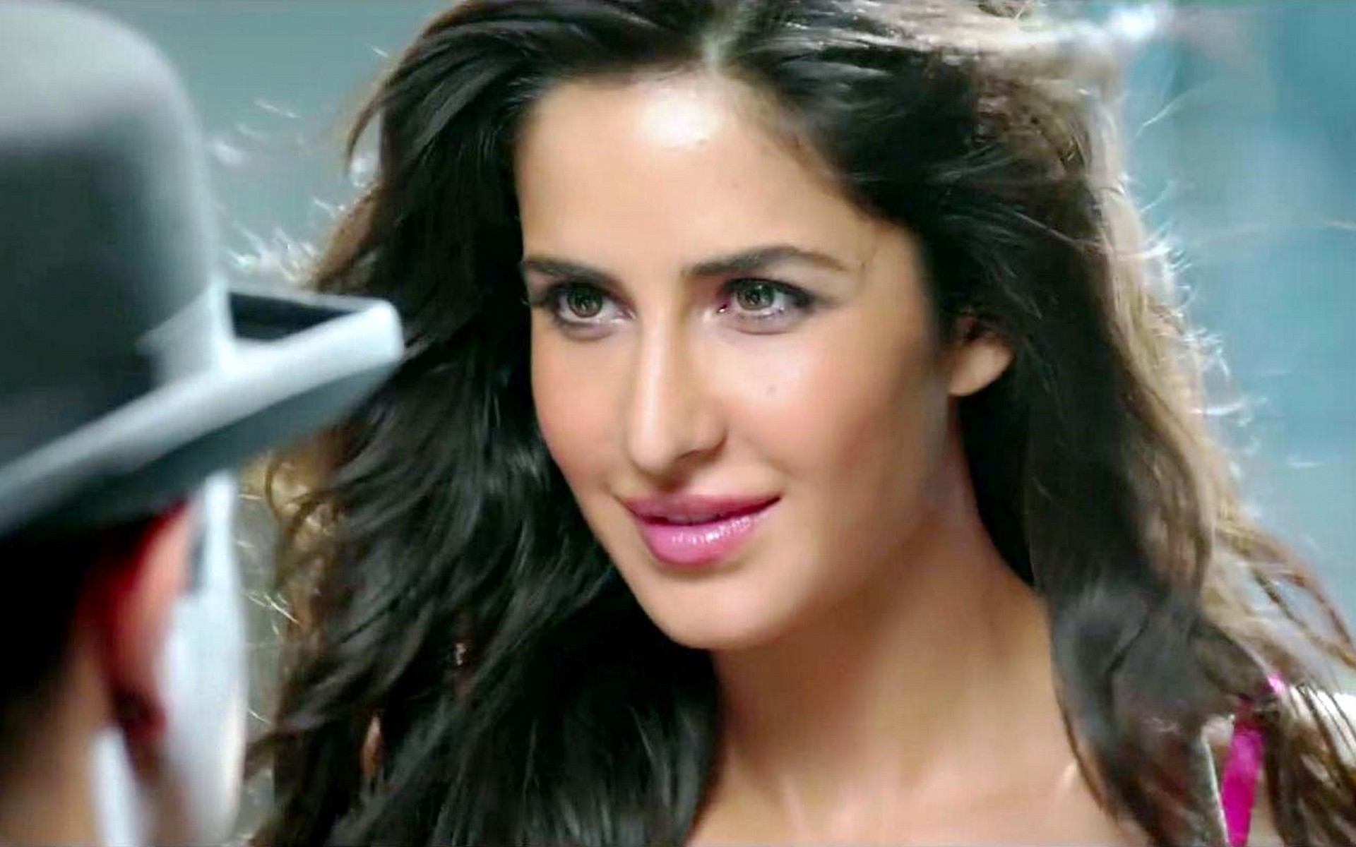Katrina Kaif In Dhoom HD Wallpaper And Pictures
