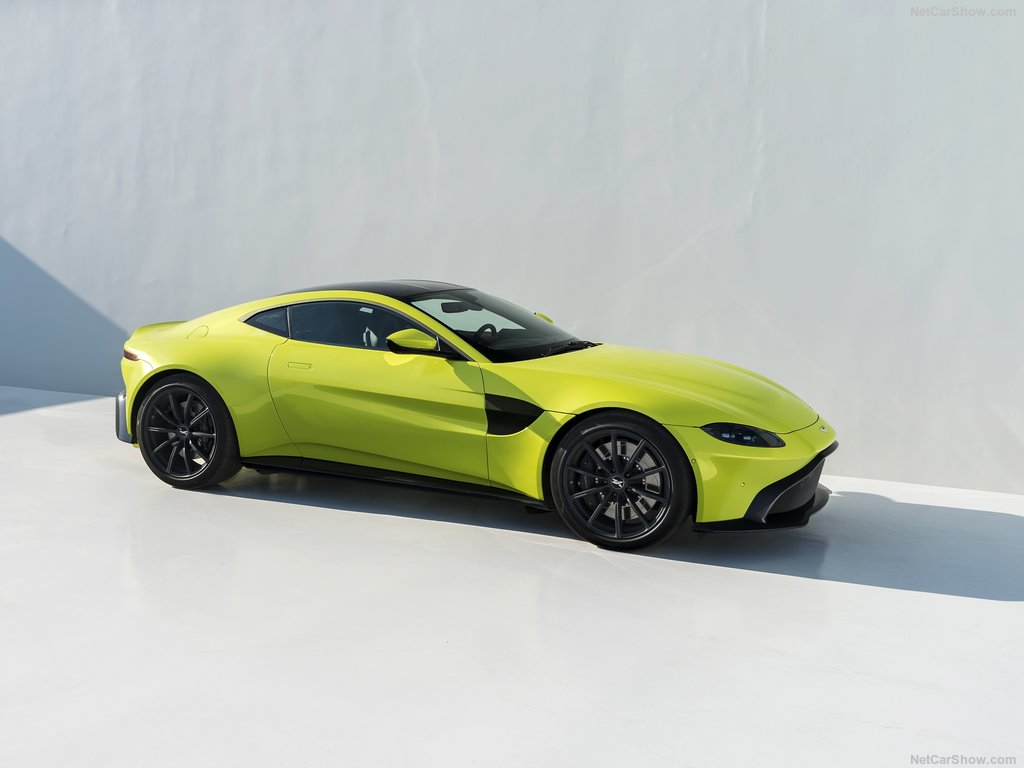 Aston Martin Vantage Wallpaper Pics Pictures Image