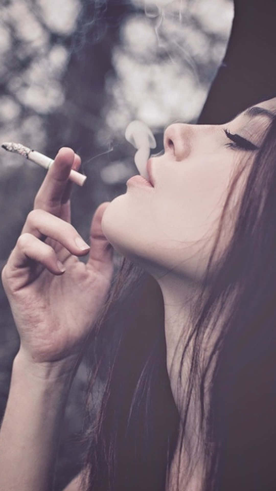 Aesthetic Girl Smoking Wallpaper