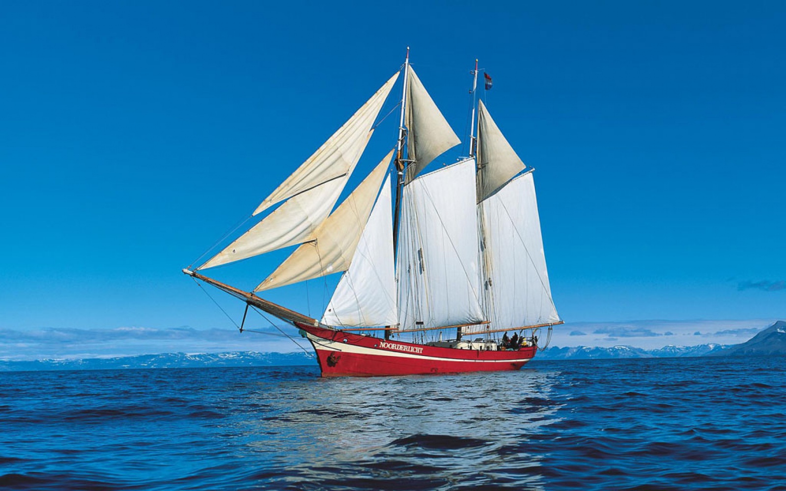 Sailing Wallpaper erwinnavyantoin