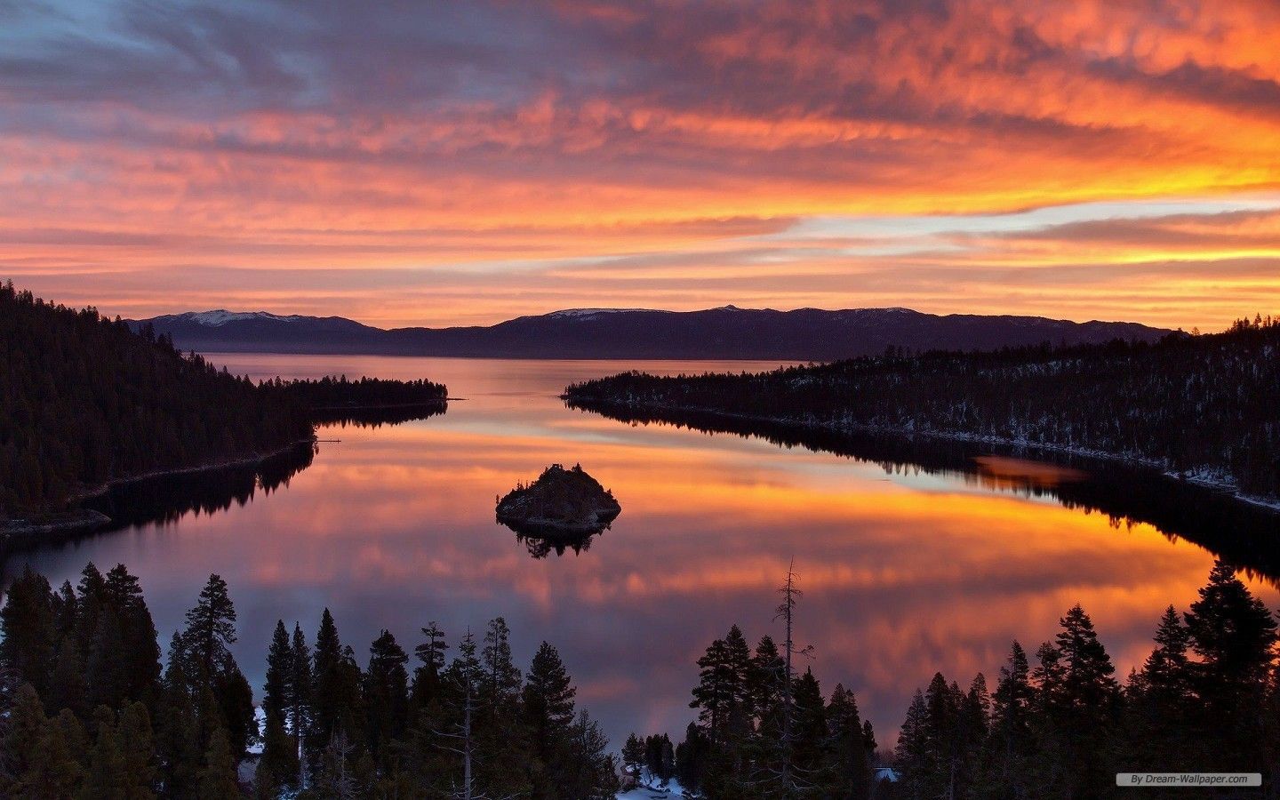 Đây là cơ hội để bạn tải xuống hình nền đẹp miễn phí về hồ Tahoe. Với chất lượng cao, hình nền sống động này sẽ mang đến cho bạn cảm giác như đang thực sự đứng trước hồ nước tuyệt đẹp này. Hãy tải xuống ngay để thưởng thức mà không mất tiền bạc!