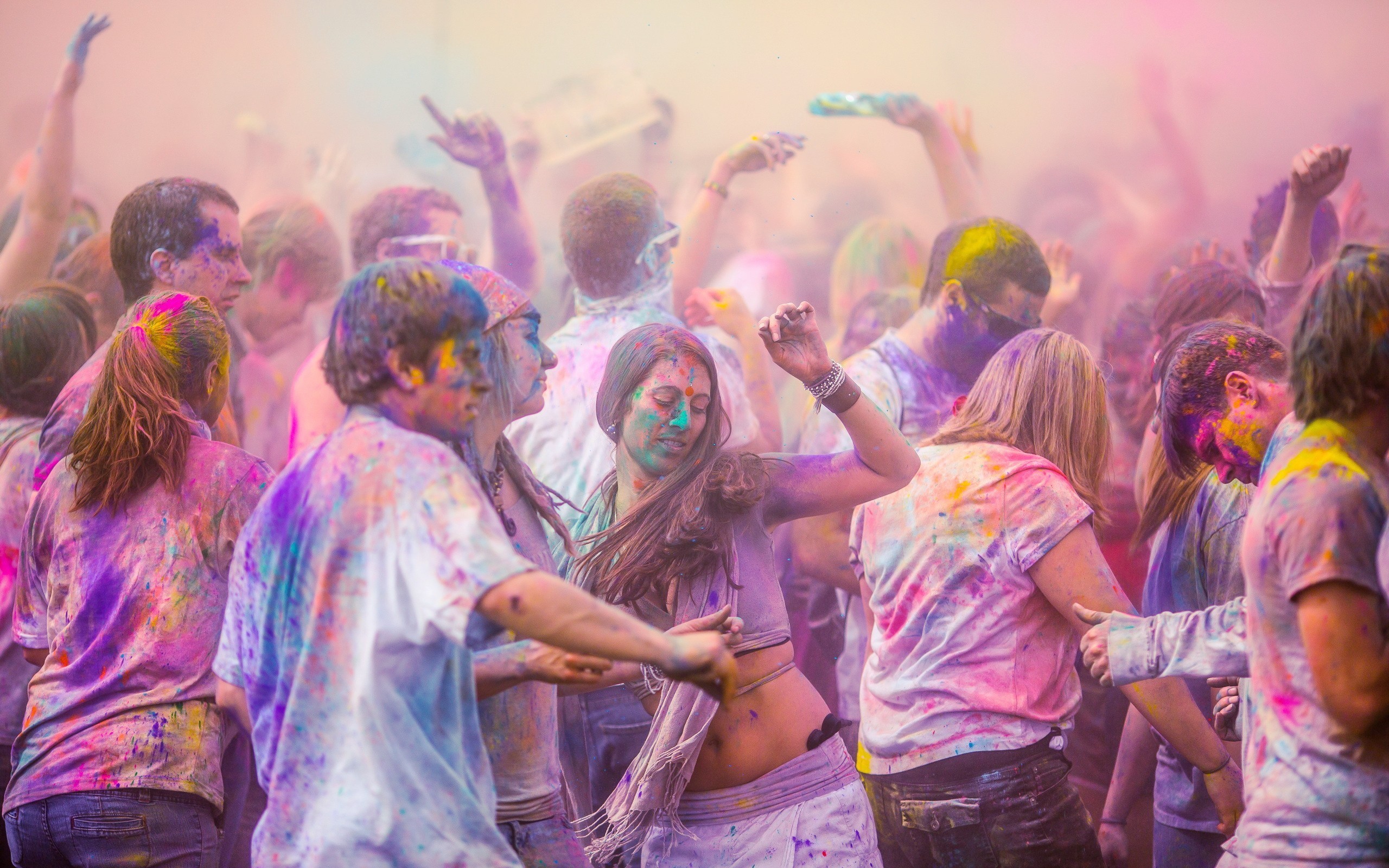 Dance In Festival Holi With Colors Wallpaper