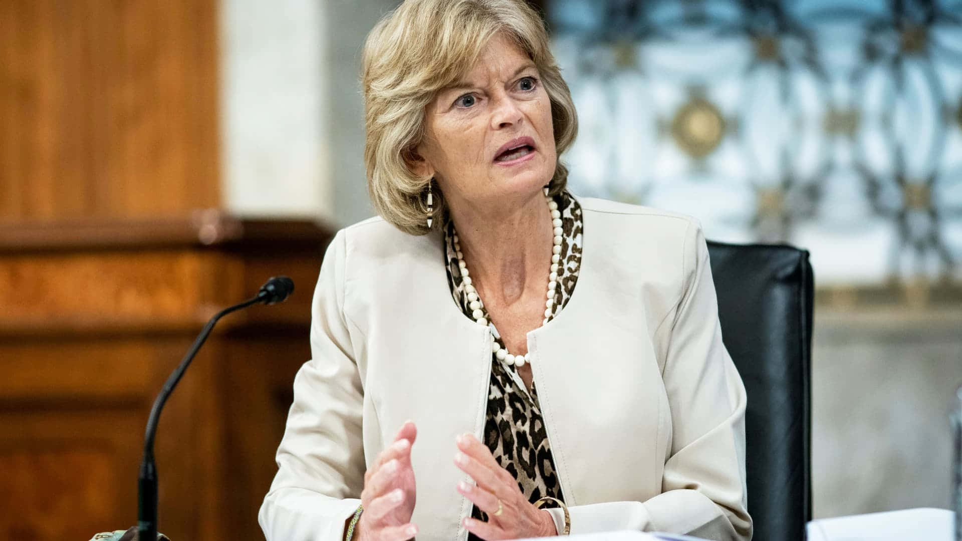 Lisa Murkowski White Clothing Sitting N5Stcdpmcbptmve0 Wallpaper