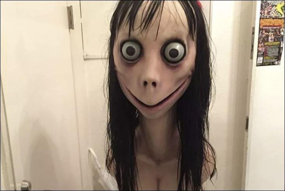 Momo Scary Wallpaper Top Background