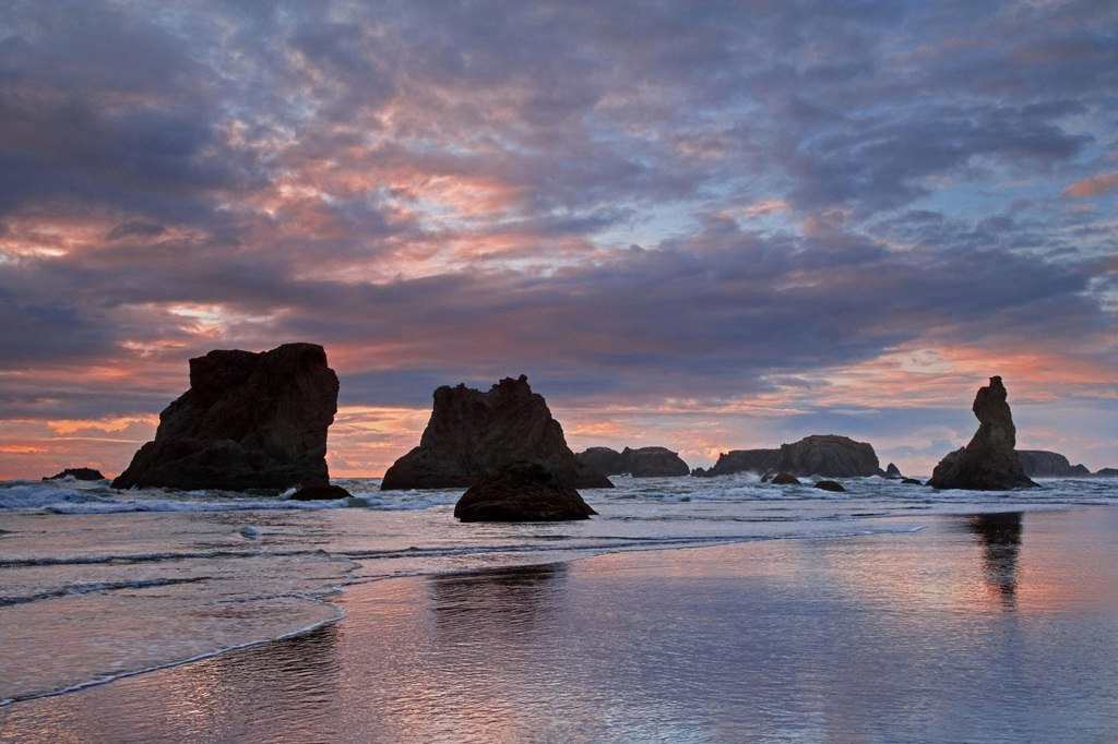 Seastacks At Sunset Bandon Oregon Computer Wallpaper