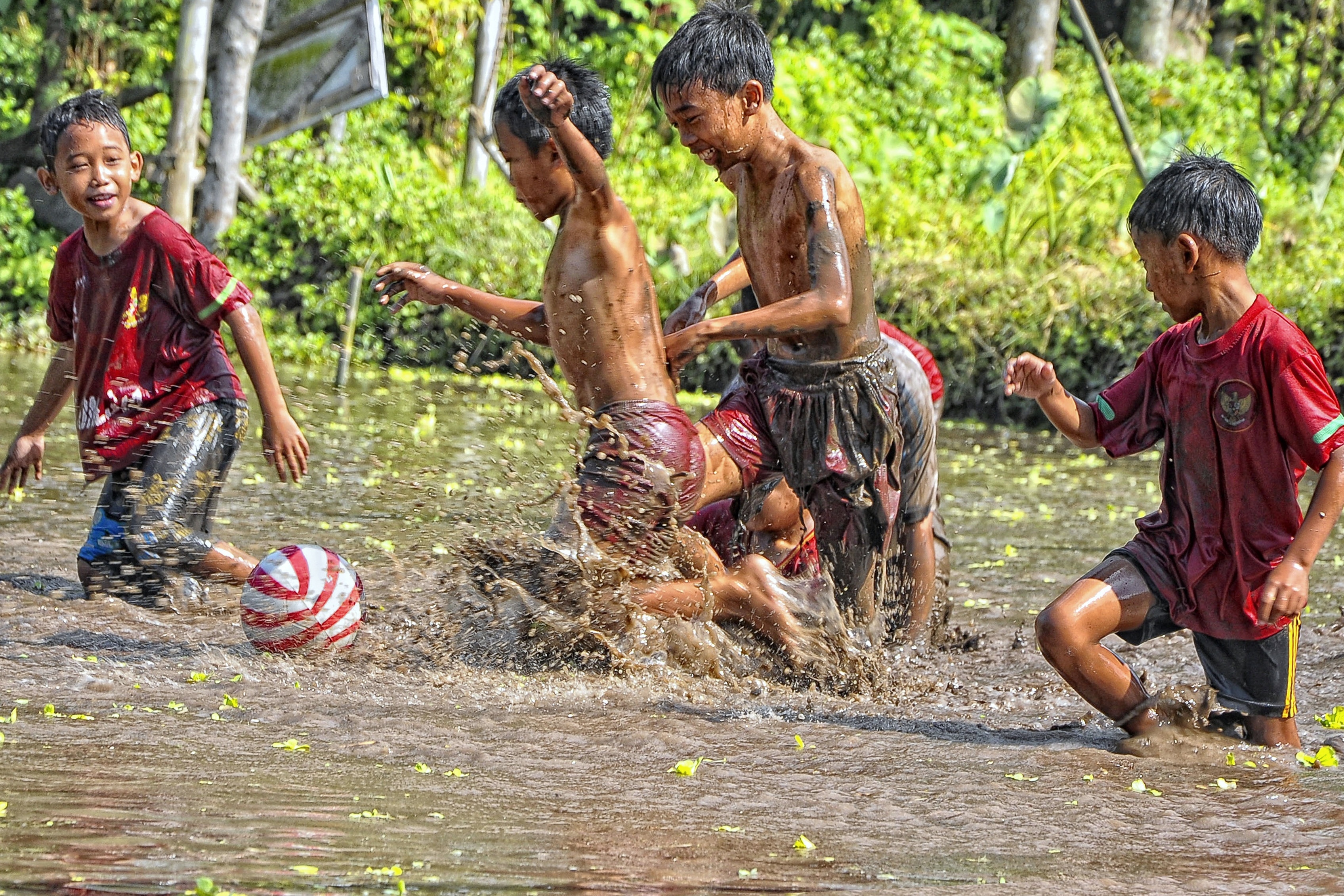 Jogjakarta Ball Child Mud Yogyakarta Boys Childhood